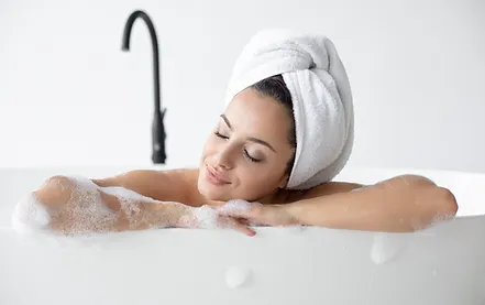 Frau_in_Wanne